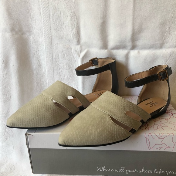 Journee Collection Shoes - Journee Collection Lindon pointed toe flats